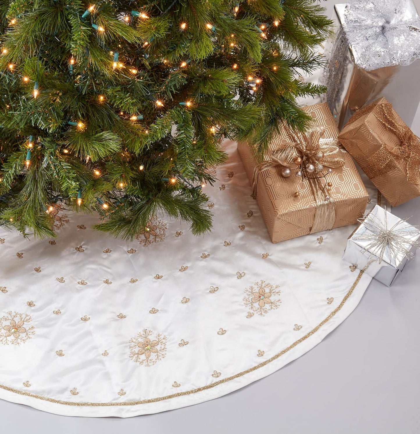 Fennco Styles Luxury Hand Beaded Snowflake Tree Skirt 54 Inch Round - Gold Festive Tree Skirt for Home, Holiday Decoration and Special Occasion