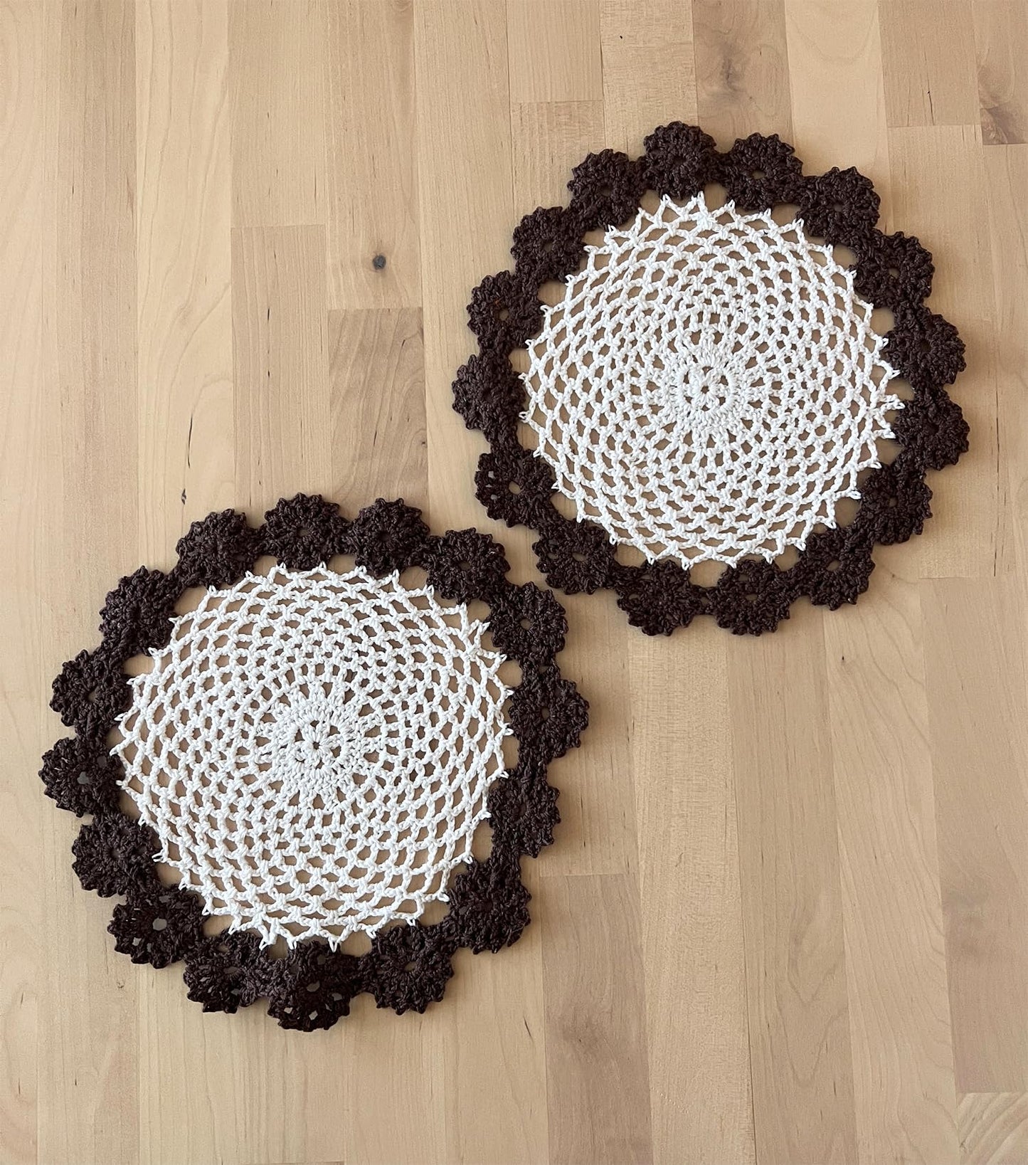 Fennco Styles Handmade Two-Tone Floral Crochet Tray Doily, 9" Round - Cloth Placemat for Everyday Use, Holidays, Home Décor, Cocktail Party, Tea Party, Special Occasion