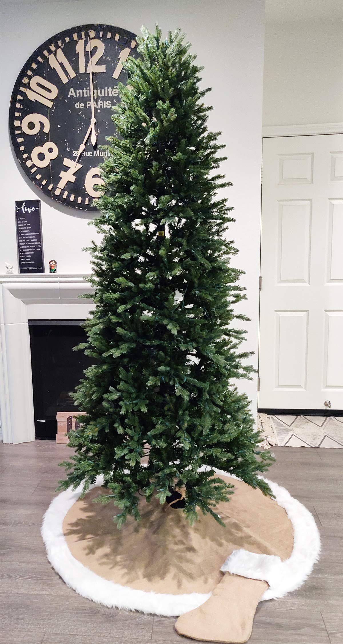 Fennco Styles Rustic Burlap White Faux Fur Trim Tree Skirt - Natural Christmas Tree Skirt for Holiday, Home Decor, Family Gathering and Special Occasion