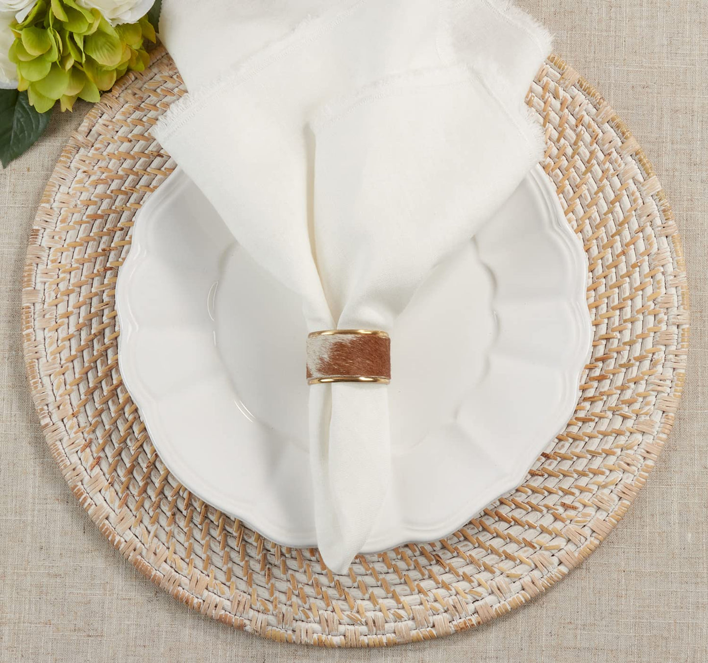 Fennco Styles Elegant Cowhide Brass Napkin Rings, Set of 4 - Brown Metal Napkin Holder for Everyday Use, Dining Table Décor, Banquets, Holidays and Special Occasion