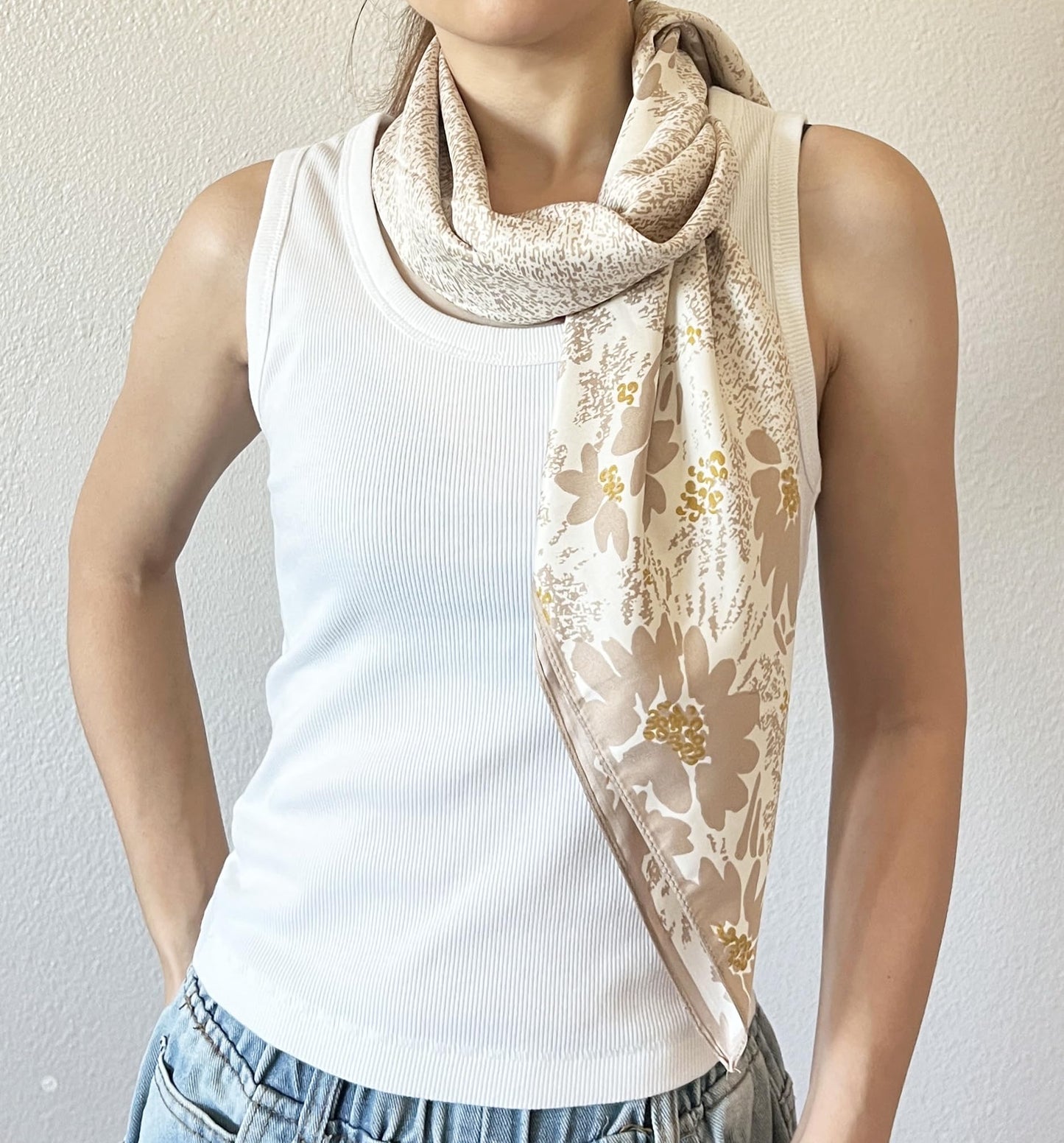 stylesilove Women Floral Print Silk Like Scarf Square Neckerchief Soft Bandana Small Shawl Neck Wraps for All Season
