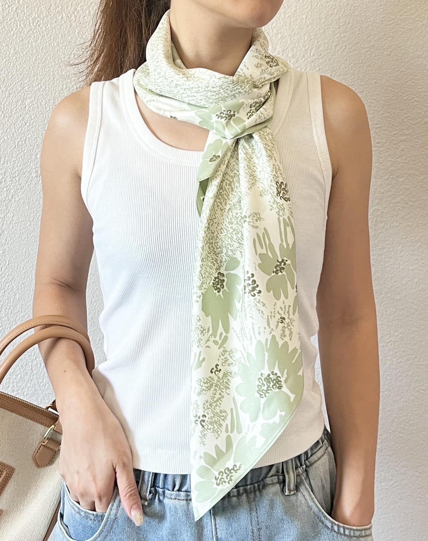 stylesilove Women Floral Print Silk Like Scarf Square Neckerchief Soft Bandana Small Shawl Neck Wraps for All Season