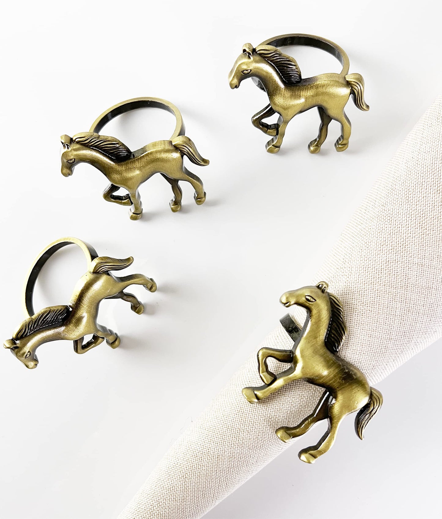 Fennco Styles Horse Metal Napkin Rings, Set of 4 - Silver Animal Napkin Holders for Home, Dining Table Décor, Banquets, Holidays, Family Gatherings and Special Occasions