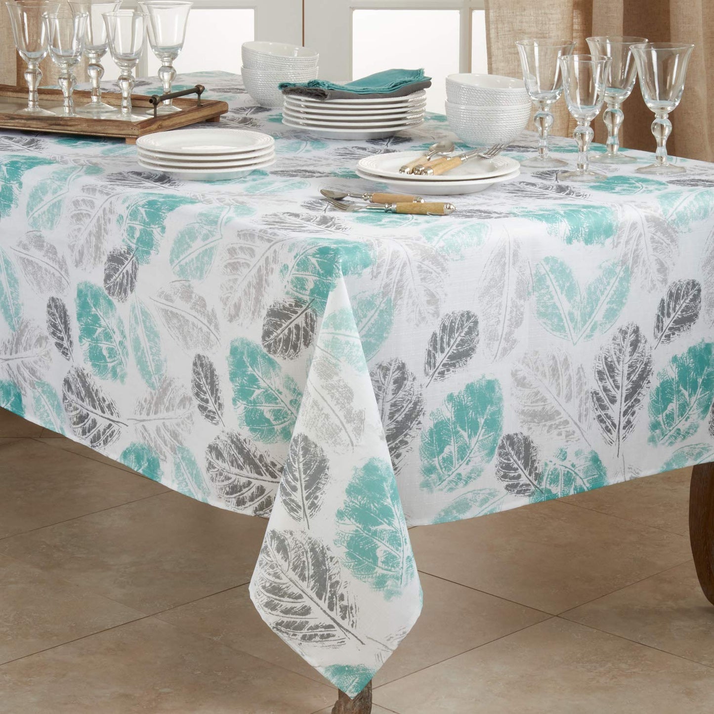 Fennco Styles Aesthetic Leaf Print Table Runner - Mint Table Cover for Home Décor, Dining Table, Banquets, Family Gathering and Special Events