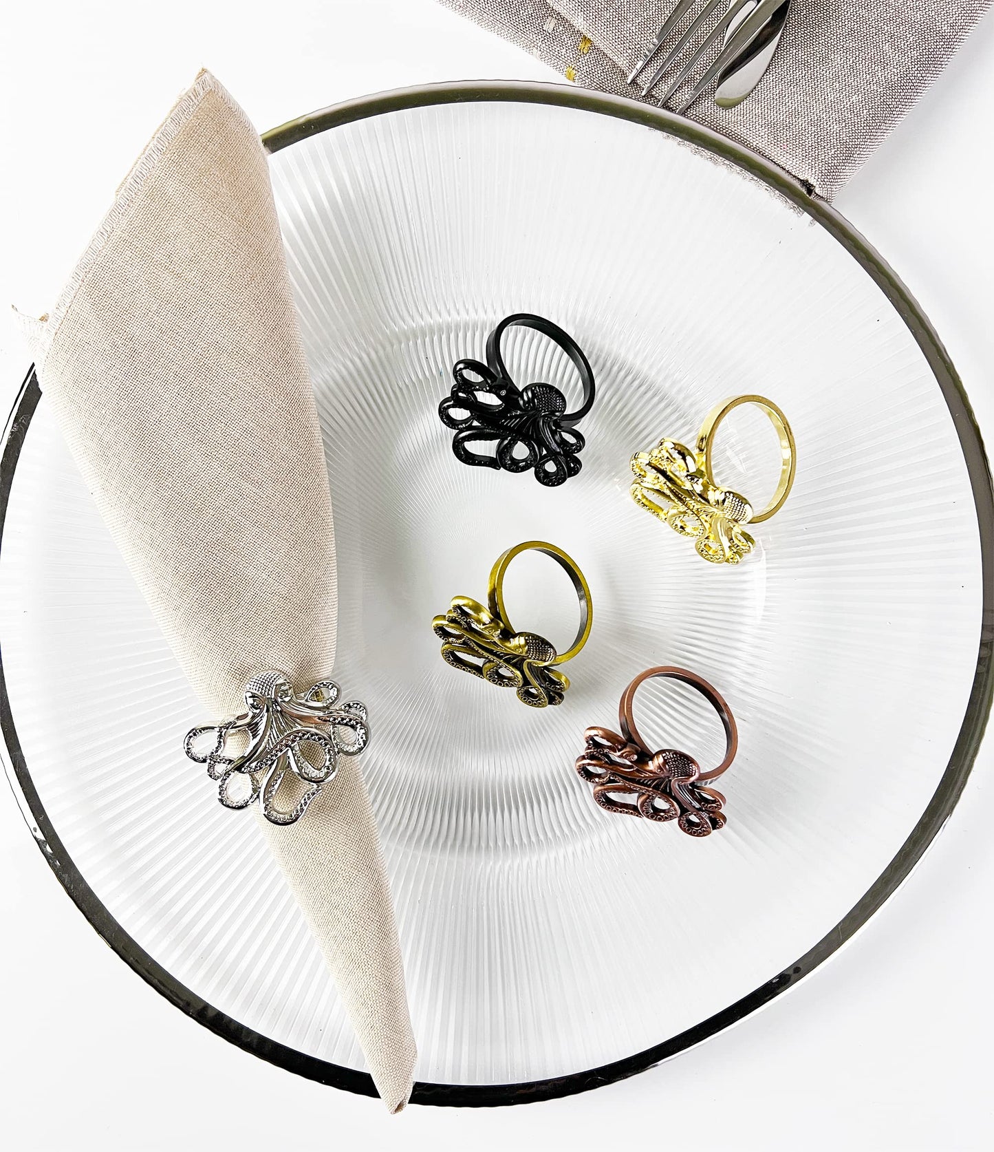 Fennco Styles Coastal Octopus Metal Napkin Rings, Set of 4 - Gold Nautical Napkin Holders for Home Décor, Dining Table, Banquets, Family Gathering and Special Occasions